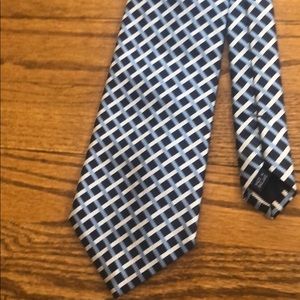 Charles Tyrwhitt tie geometric stripe